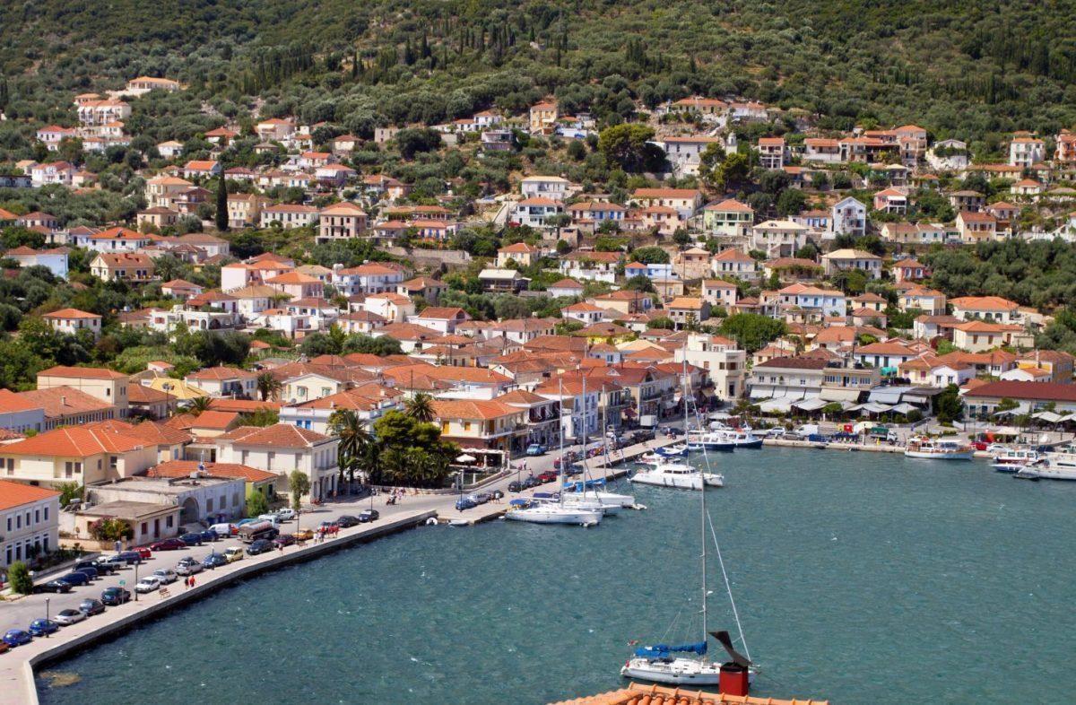 Portul Vathi, Meganisi